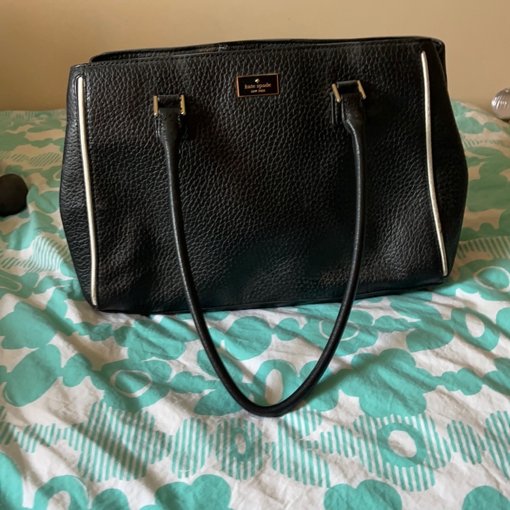Late spade bag